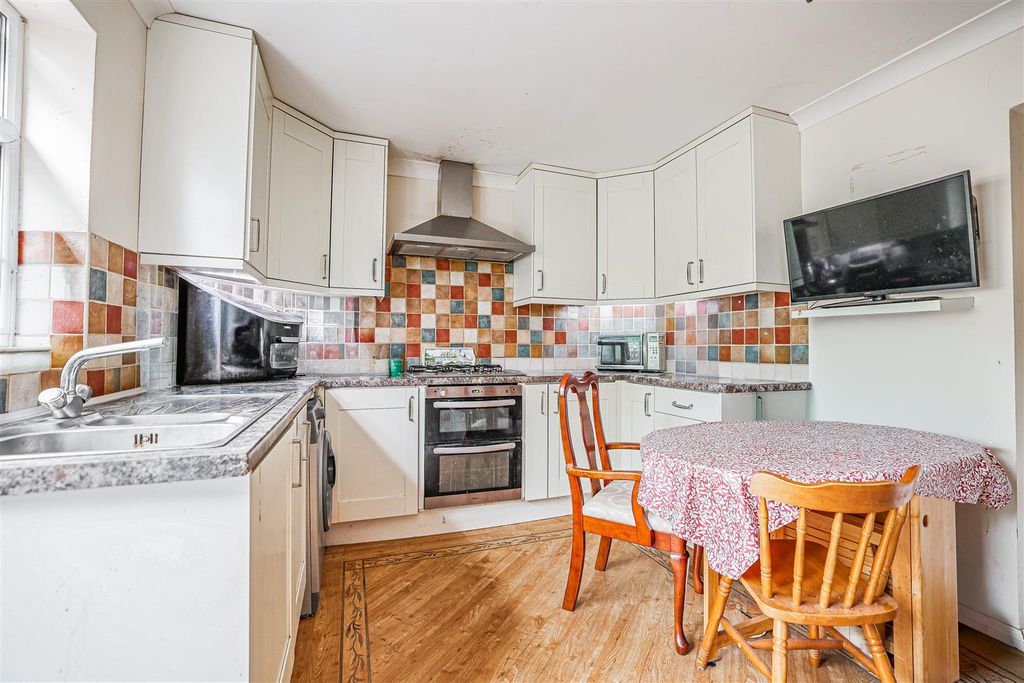 Property photo 2 of 22 980A9148-1.Png