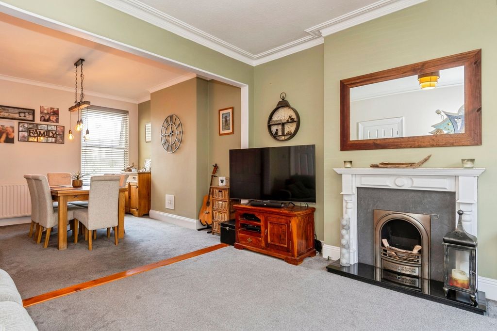 Property photo 2 of 17 Photo
