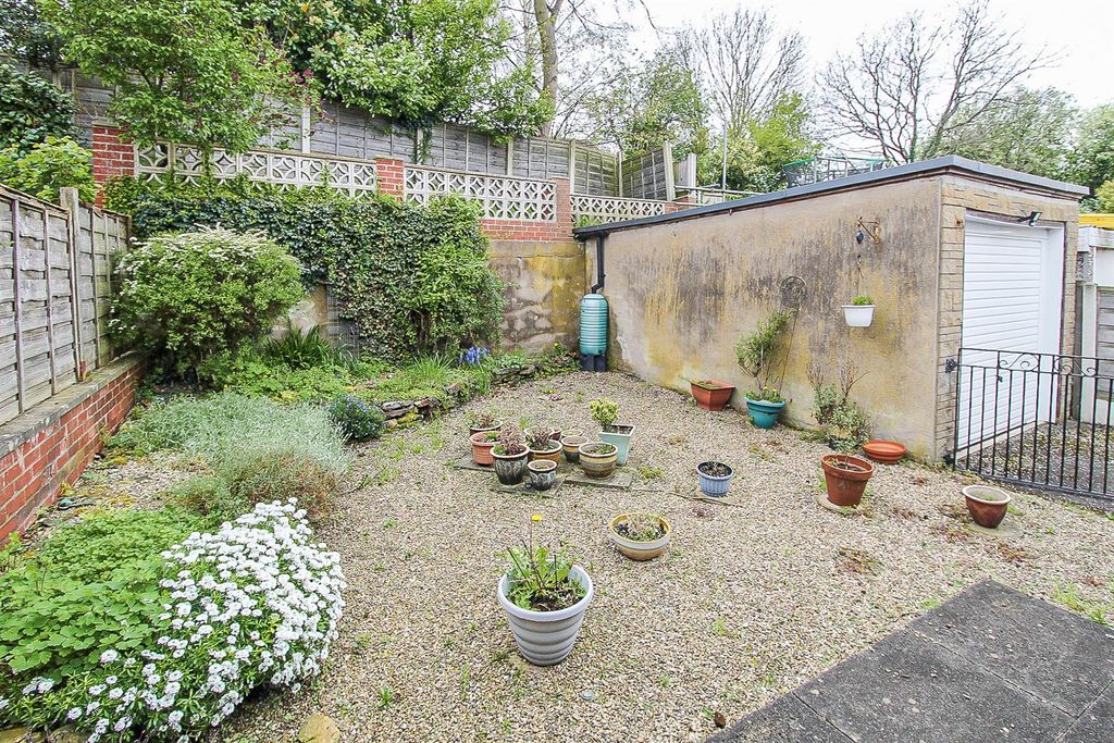 Property photo 2 of 10 Outside