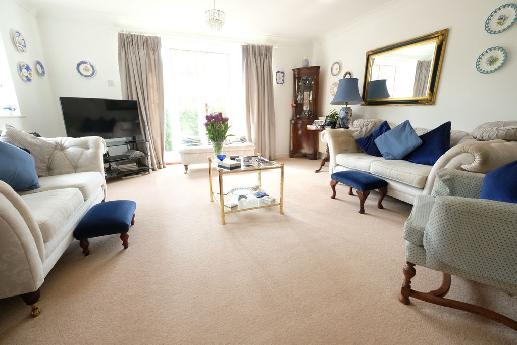Property photo 2 of 12 Sitting Room