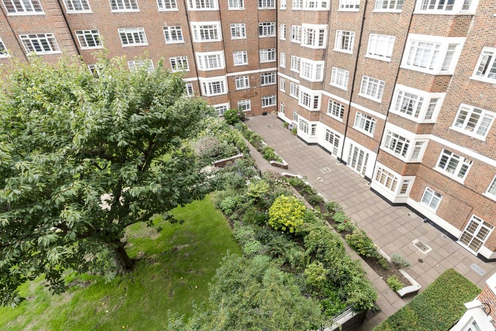 Property photo 1 of 9 Communal Garden