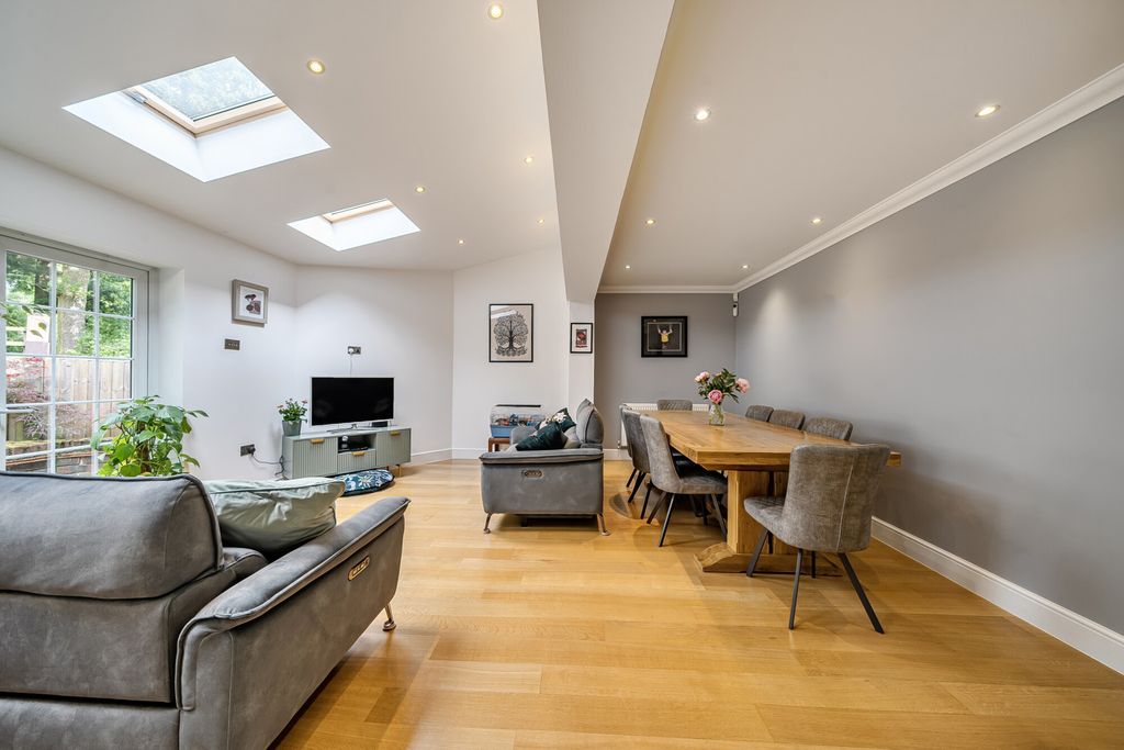 Property photo 2 of 25 1305787-13-68471c...