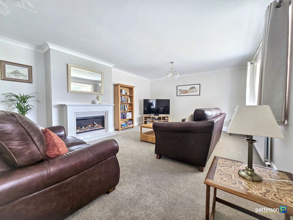 Property photo 3 of 32