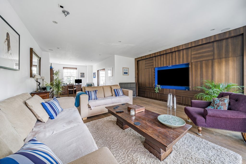 Property photo 1 of 14 948567 (3)