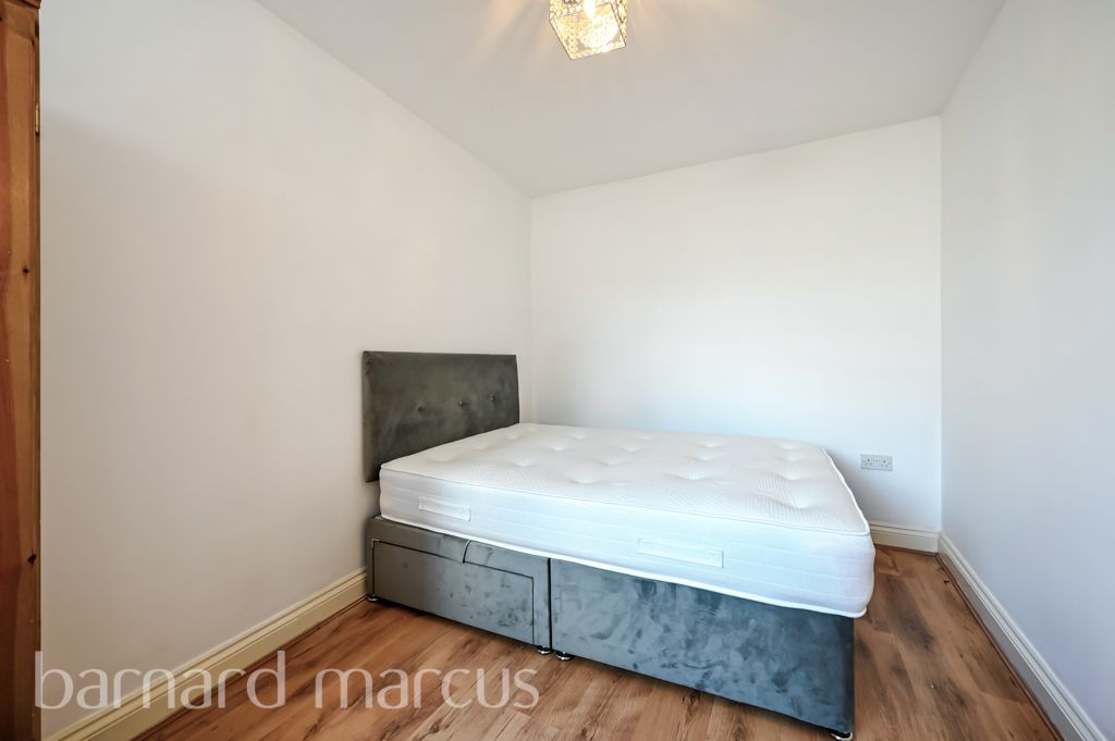 Property photo 3 of 8 Bedroom 1