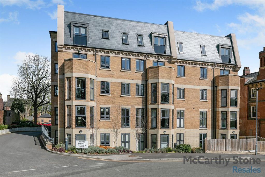 Property photo 1 of 22 8642581-Exterior01.Jpg