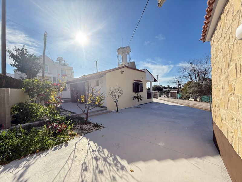 Property photo 1 of 16 Veranda