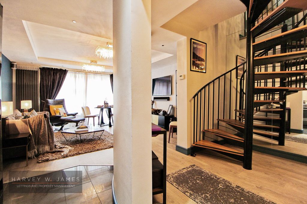 Property photo 1 of 36