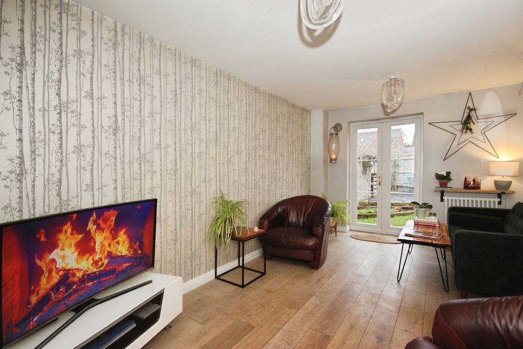 Property photo 2 of 20 Pbox-Img.Jpg