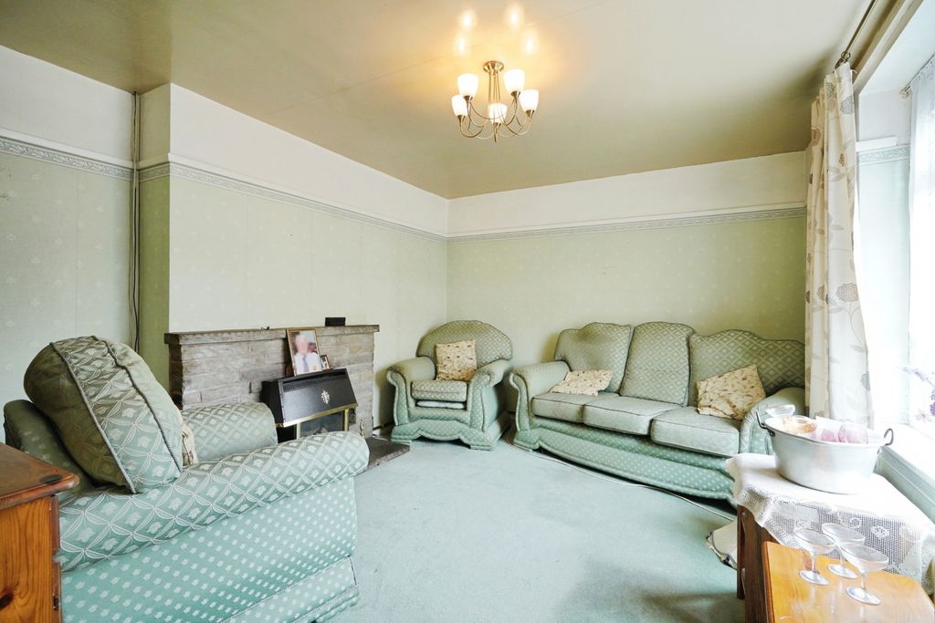 Property photo 2 of 17 Pbox-Img.Jpg