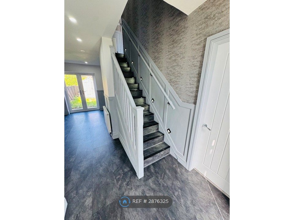 Property photo 2 of 12 Entrance &amp; Stairs