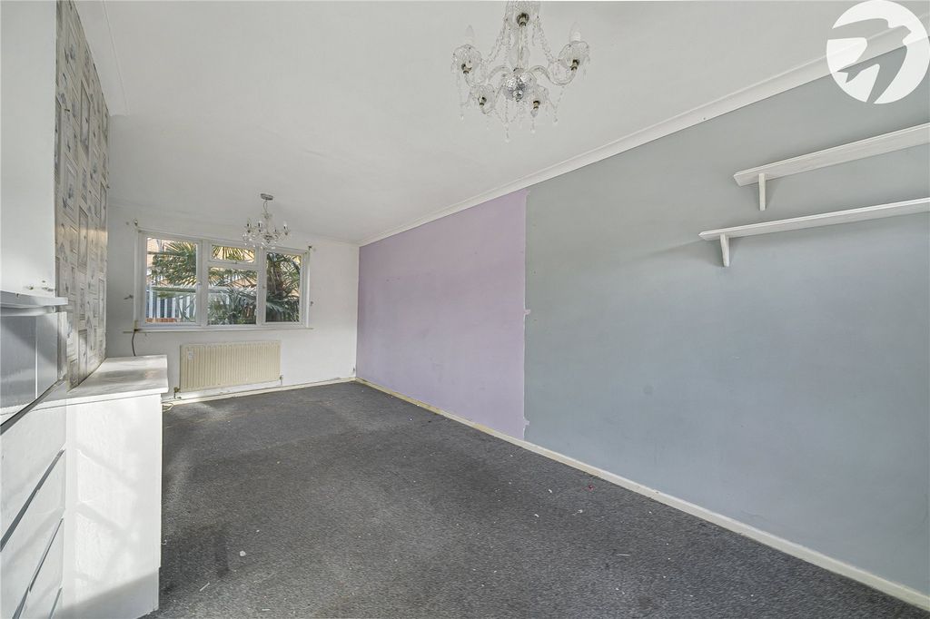 Property photo 2 of 31 Living Room