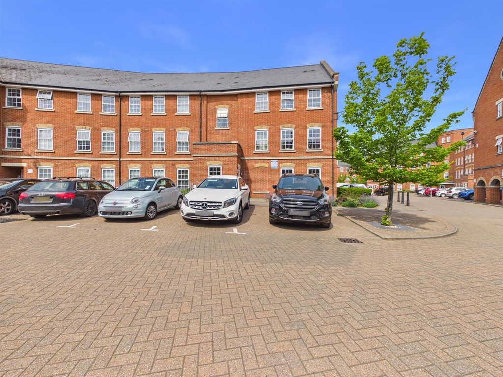 Property photo 1 of 8 Cam02435G0-Pr0254-Still012.Jpg