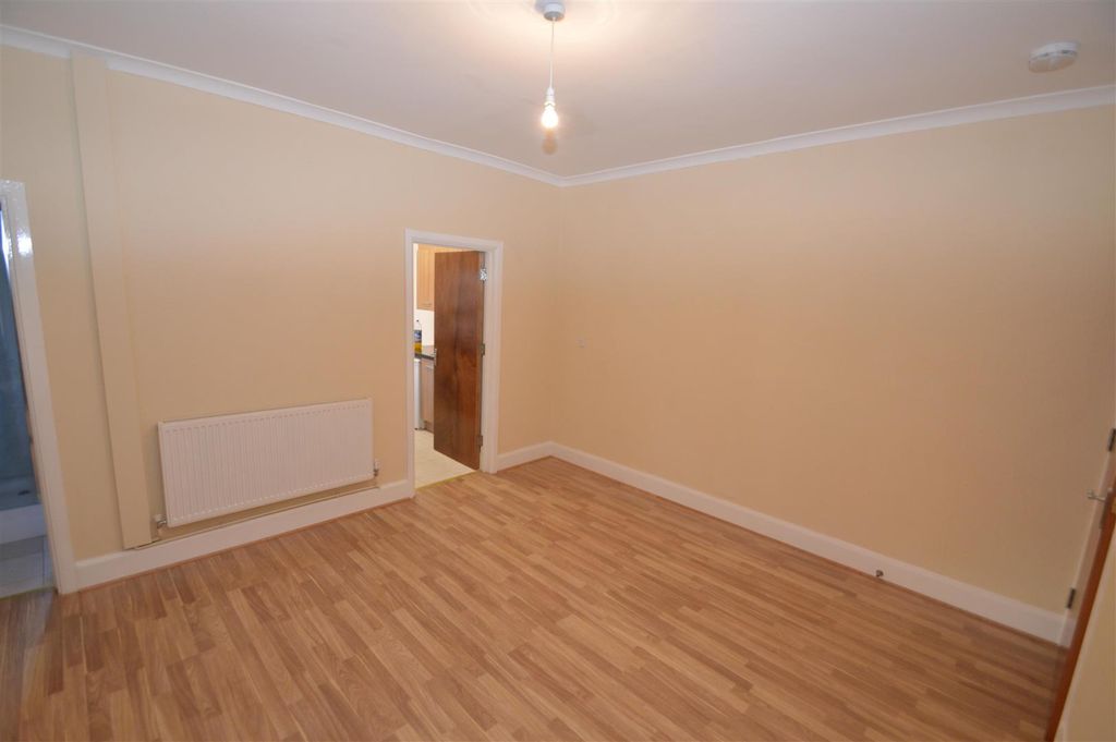 Property photo 2 of 17 Living Room