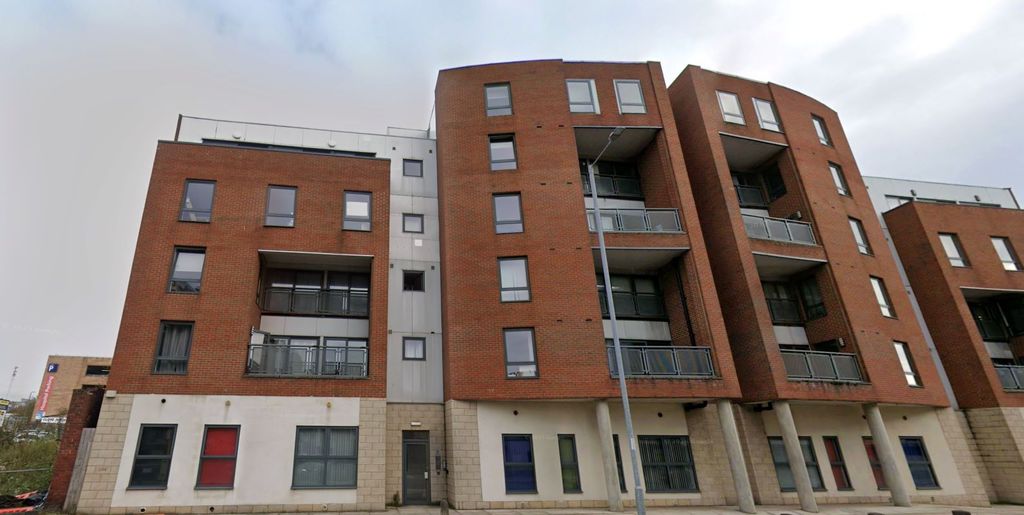 Property photo 1 of 8