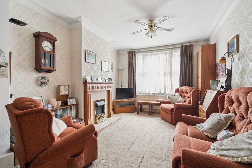Property photo 3 of 14 Recep_Dining