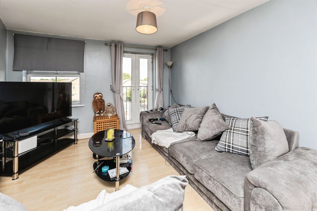 Property photo 3 of 17
