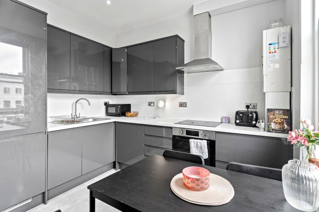 Property photo 3 of 15 Picture No. 18