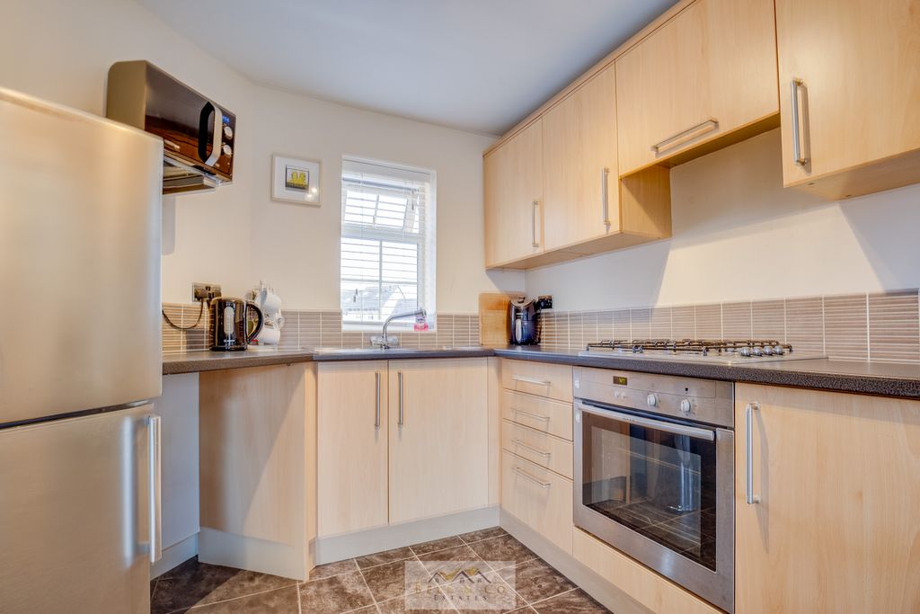 Property photo 2 of 25 Kitchen 1.1