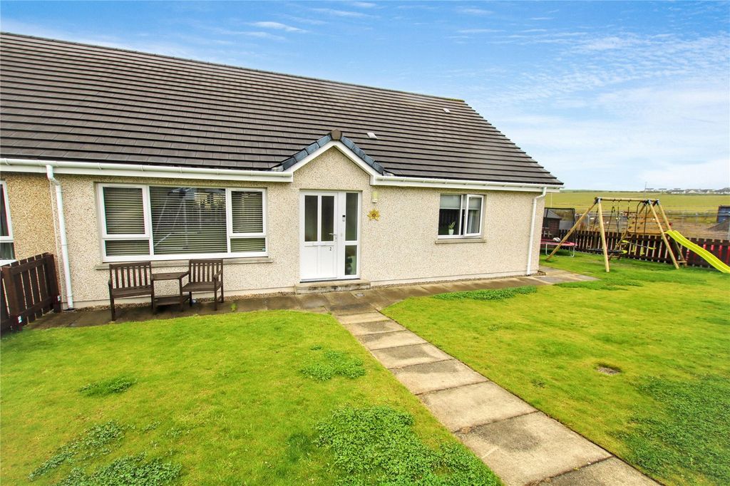 Property photo 2 of 20 2 Flett Park