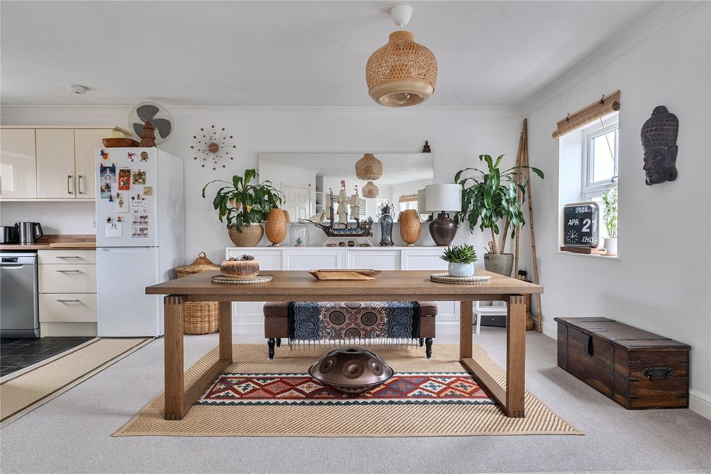 Property photo 3 of 22 Dining Area