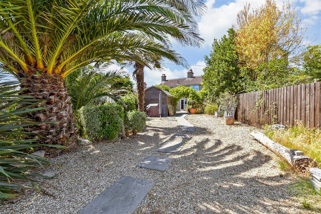 Property photo 3 of 14 Driveway/Parking