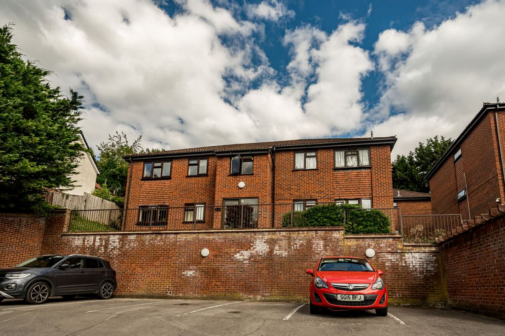 Property photo 1 of 16 33 Kaybridge Close-19.Jpg
