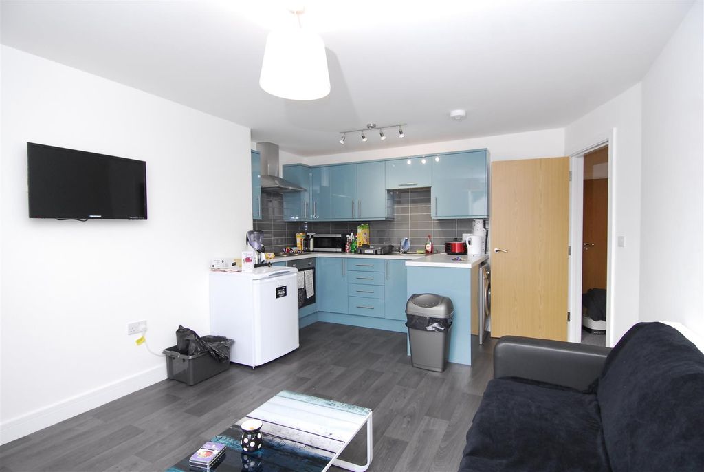 Property photo 1 of 6 1Quakerlnf5002.Jpg