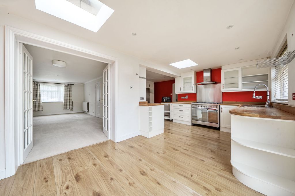 Property photo 2 of 19 Kitchen & Dining Space
