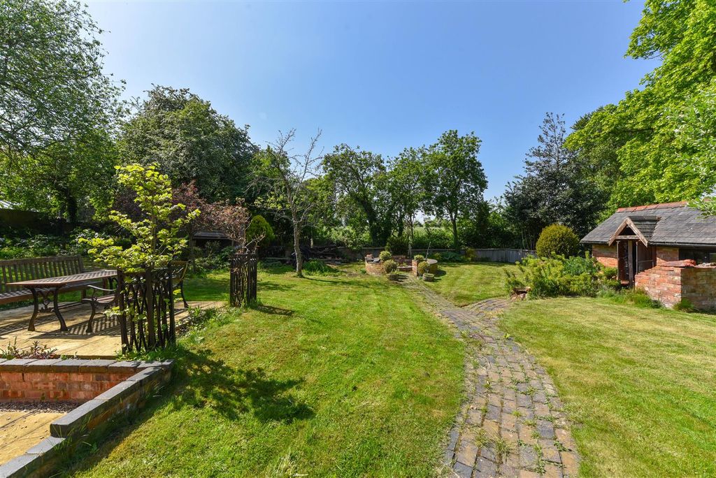 Property photo 3 of 37