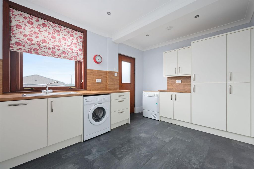 Property photo 3 of 24 6.Jpg