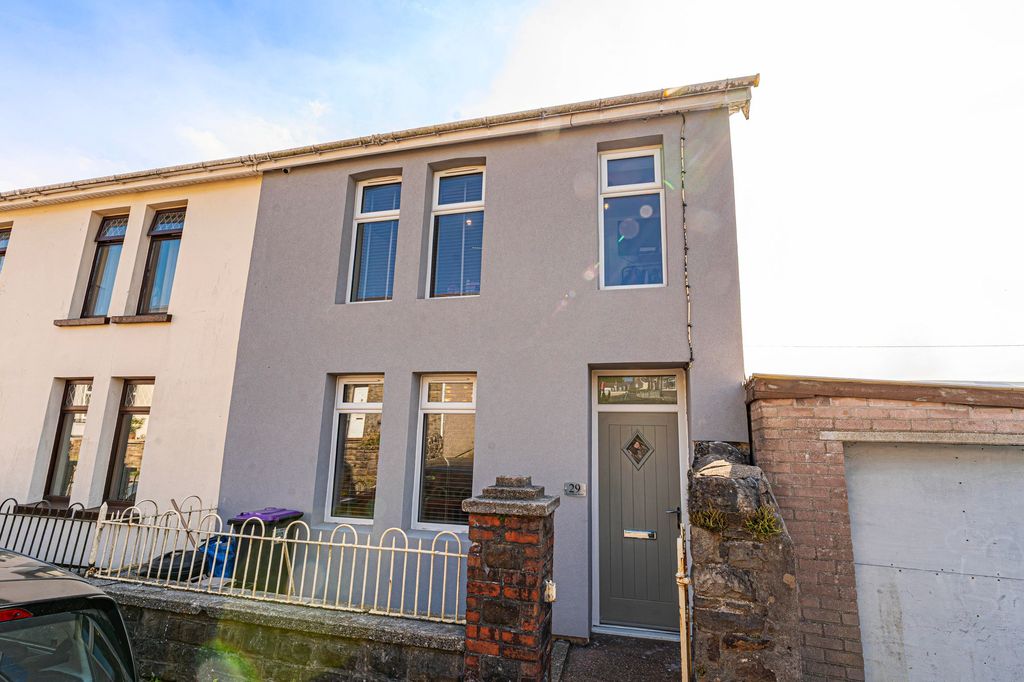 Property photo 1 of 47