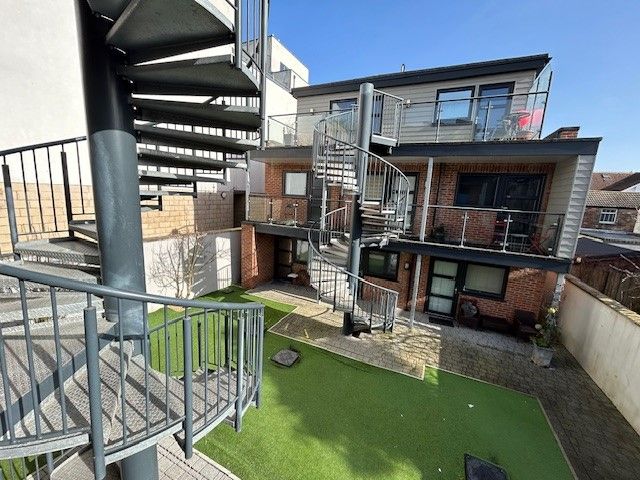 Property photo 1 of 8 Outside