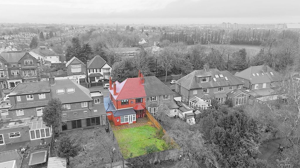 Property photo 2 of 17