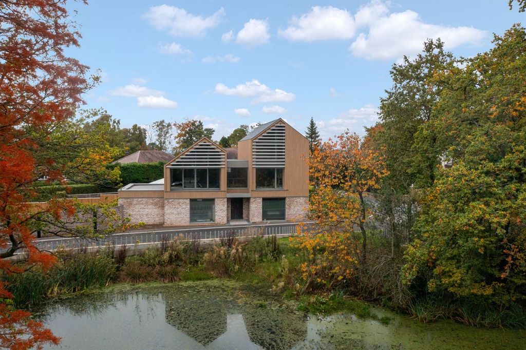 Property photo 1 of 4