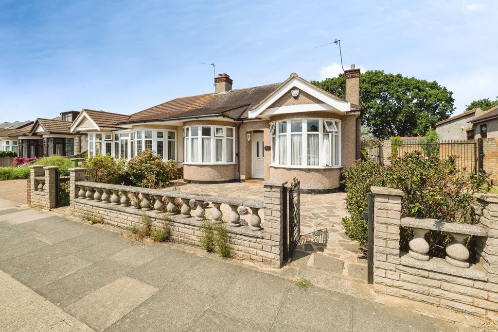Property photo 1 of 32 Pbox-Img.Jpg