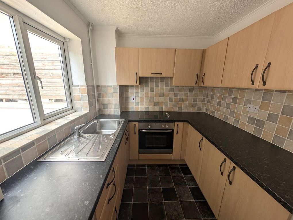 Property photo 2 of 28 Photo 3