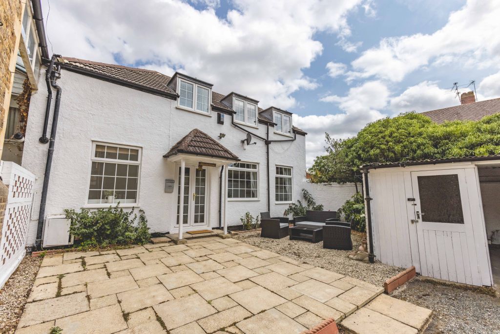 Property photo 1 of 16