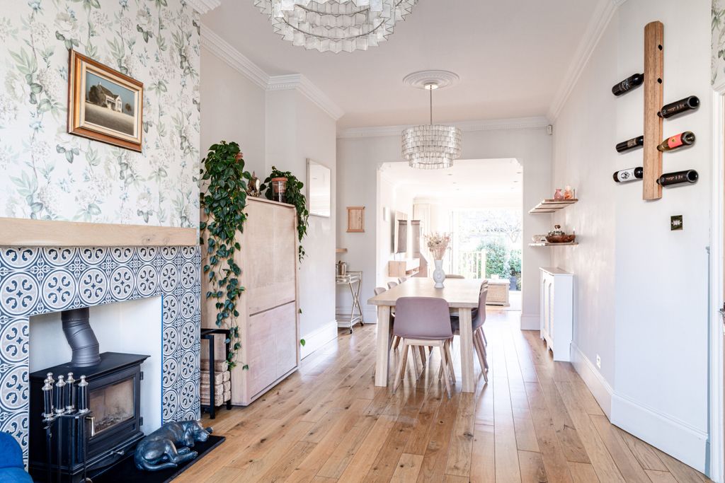 Property photo 3 of 24