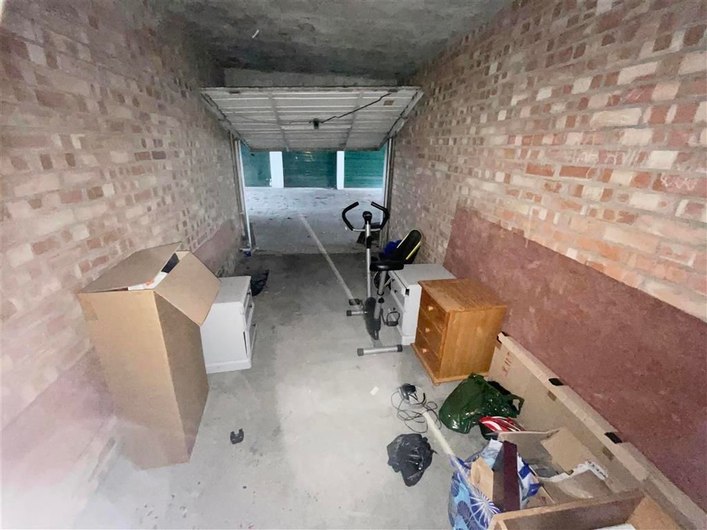 Property photo 1 of 5 Interior