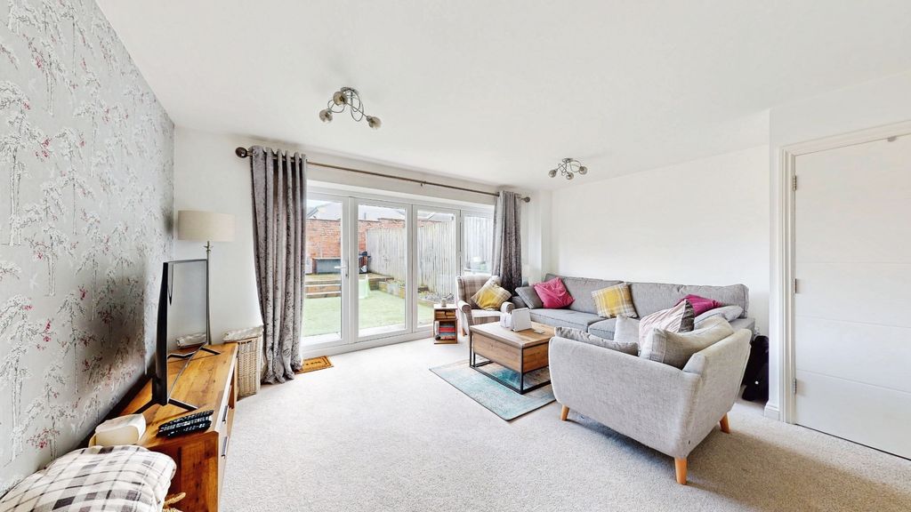 Property photo 1 of 12 Pbox-Img.Jpg