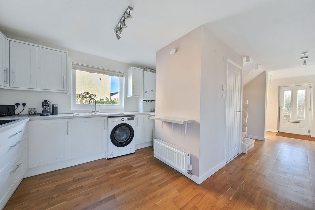 Property photo 3 of 24