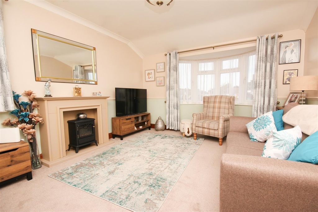 Property photo 2 of 12 Living 1.Jpg