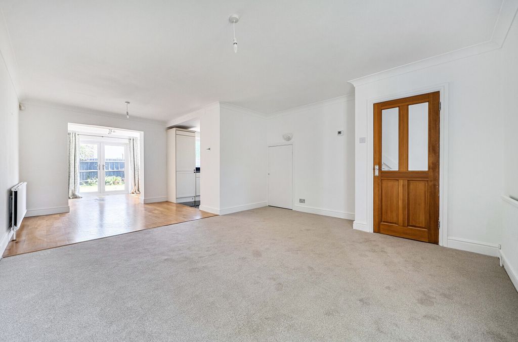 Property photo 2 of 19 1483167-6-6A3Bd62...
