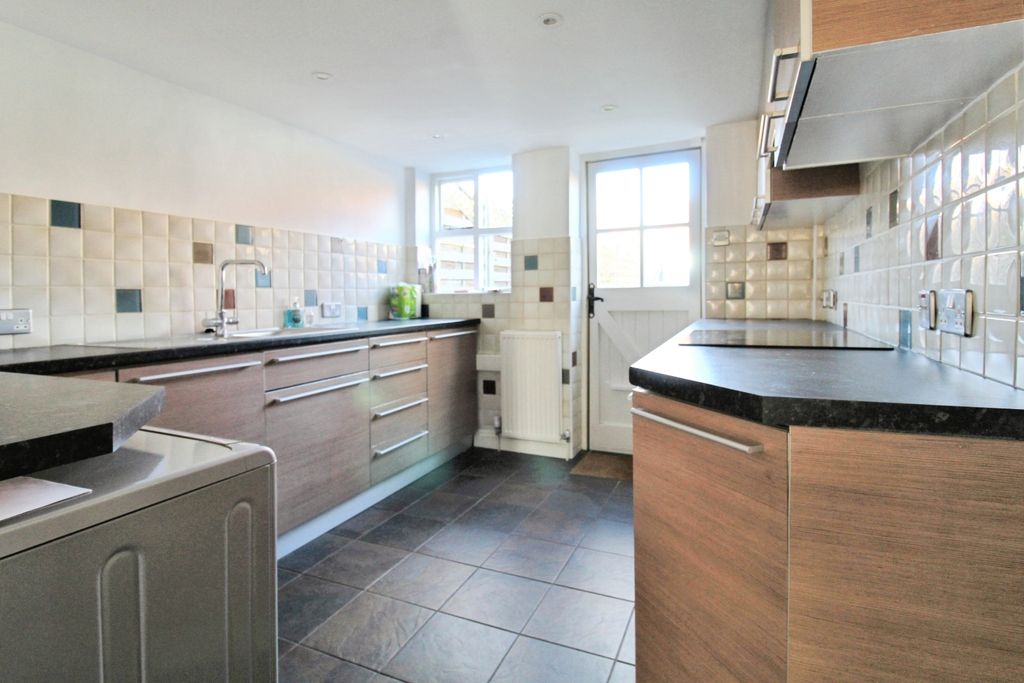 Property photo 3 of 13 Kitchen