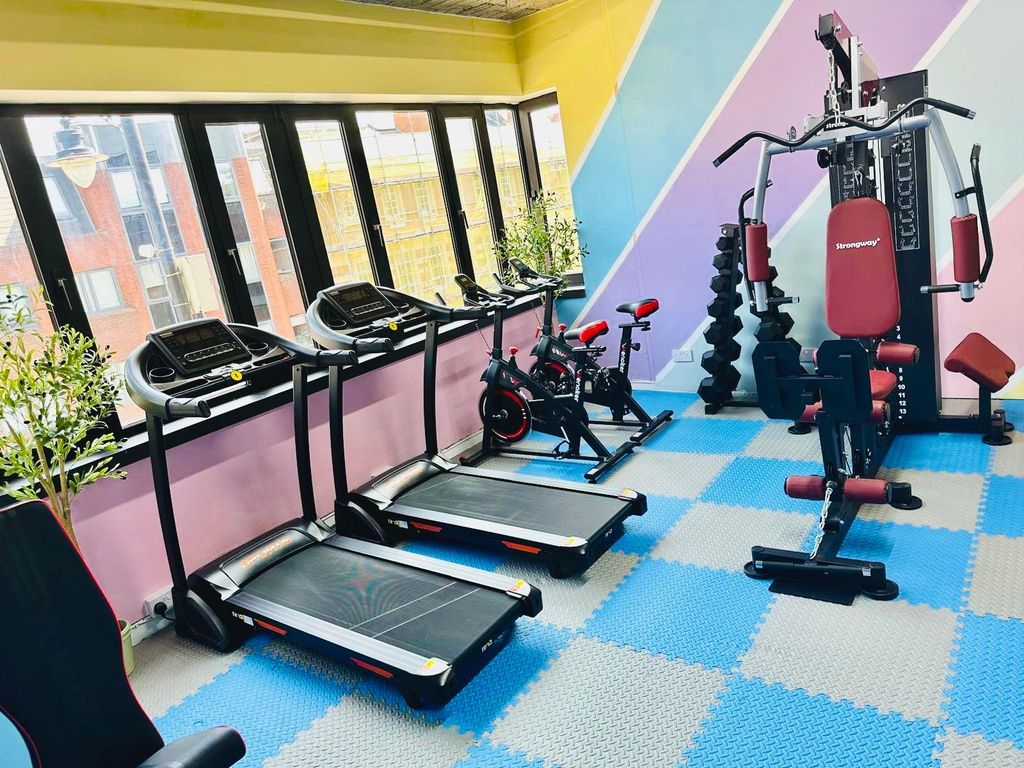 Property photo 3 of 6 Allied House, Twickenham Gym