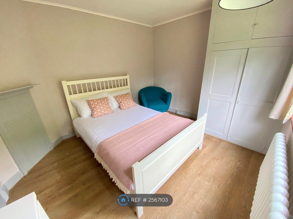 Property photo 2 of 28 Bedroom 1