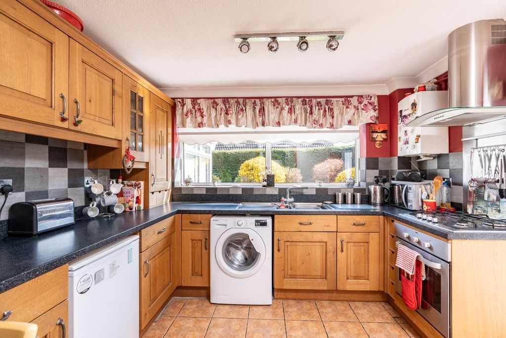 Property photo 2 of 17