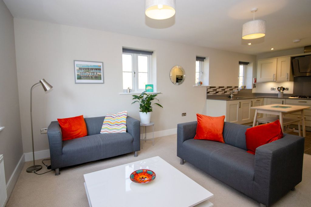 Property photo 3 of 13