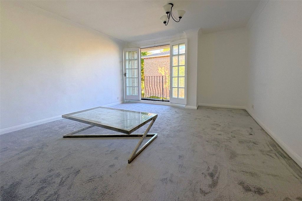 Property photo 3 of 11 Living Room